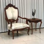 مبل سلطنتی گلریز تک نفره کنار میز عسلی