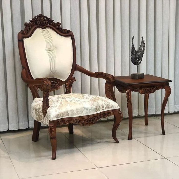 مبل سلطنتی گلریز تک نفره کنار میز عسلی