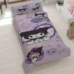 روتختی طرح کرومی قهرمان بنفش، سرویس خواب دخترانه مدل Hero Kuromi، روتختی کتان میکرو بنفش فانتزی، روتختی شیک با طرح کرومی و المان‌های قهرمانانه، کالای خواب نوجوان تخت و تشک.