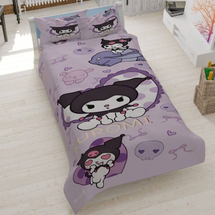 روتختی طرح کرومی قهرمان بنفش، سرویس خواب دخترانه مدل Hero Kuromi، روتختی کتان میکرو بنفش فانتزی، روتختی شیک با طرح کرومی و المان‌های قهرمانانه، کالای خواب نوجوان تخت و تشک.