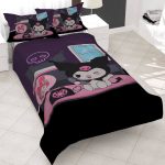 روتختی طرح کرومی عاشق، سرویس خواب بنفش مدل Kuromi Love، روتختی دخترانه فانتزی طرح قلب و کورومی، روتختی کتان میکرو سه‌بعدی مدل کرومی عاشق، روتختی شیک بنفش و مشکی.