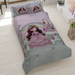 روتختی یک نفره طرح پرنسس و سرزمین رویاها با قلعه و اسب تک‌شاخ، سرویس خواب فانتزی دخترانه بنفش و صورتی، کتان میکرو آنتی‌باکتریال.
